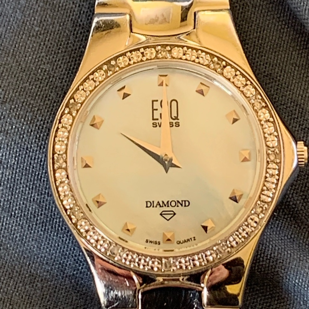 ESQ Swiss Diamond ladies watch. Mother of pearl face with diamonds. Model E5249